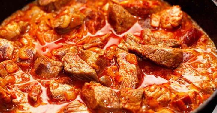 ragoût de bœuf avec un régime protéiné
